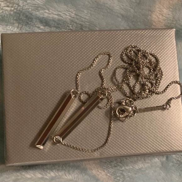 NWOT! Kendra Scott Silver Shelton Necklace - Picture 7 of 7